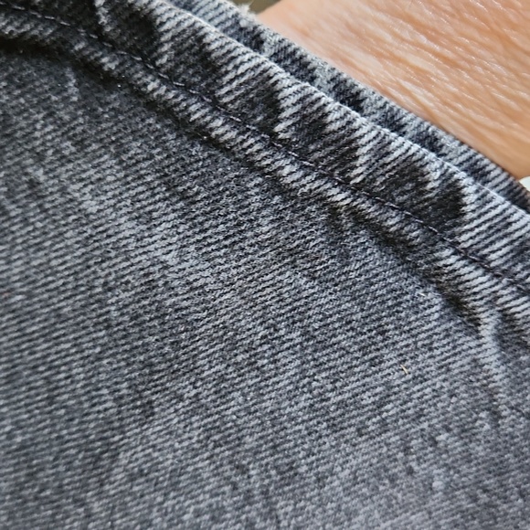 Wrangler, Black Jeans, 32 X 32 in Great Shape, Hardly Worn, 3 Front 2 Bk Pockets - Picture 5 of 10